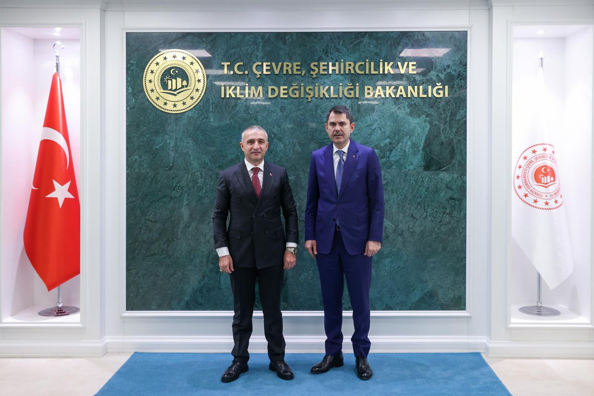 Çevre, Şehircilik ve İklim Değişikliği Bakanımız sayın Murat Kurum’a hayırlı olsun ziyaretine bulundum.

Ziyarette sektörümüzün başlıca  sorunlarını, deprem bölgesindeki dönüşümün önündeki bir kısım engelleri, vatandaşlarımızın konuta erişimdeki zorlukların kolaylaştırılması ve