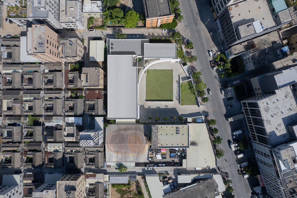 Arqenblanco's tweet image. 🏠 Future Artspace H
👷🏻 AD Architecture
📸 ZC Studio 
📍Shantou, China

arquitecturaenblanco.com/proyectos/cult…

#china #arquitecturachina #chinesearchitecture #arquitecturaenblanco #arquitectura #diseño #architecture #architectureinwhite