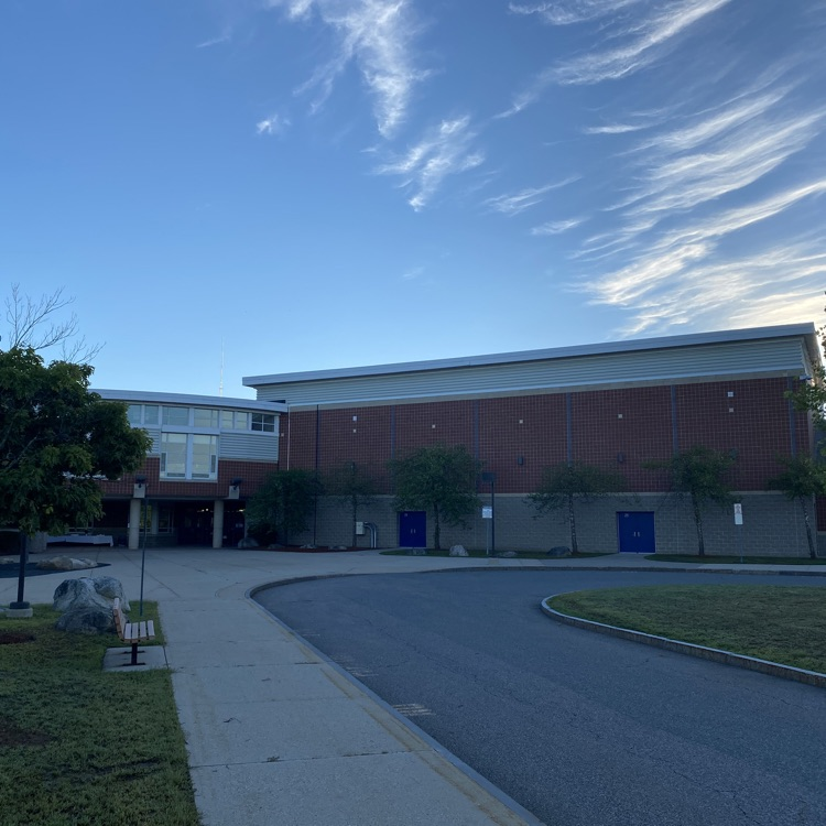 MedwayHighInfo's tweet photo. Attention Incoming 9th grade students and families! Freshman Orientation will be August 20th, 9-12:30. More info to follow! @medwayschools https://t.co/cVnhRwRTrO