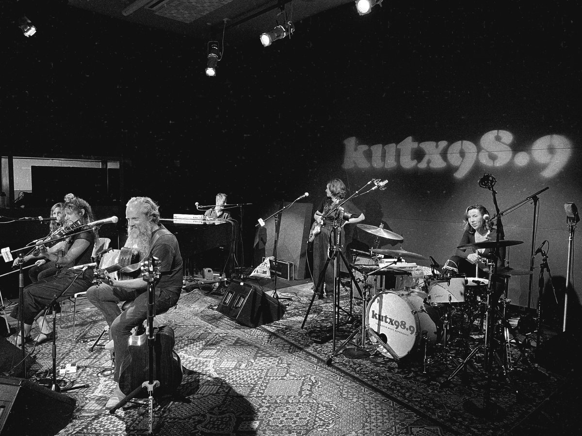 Iron &amp; Wine live on air on <a href="/KUTX/">KUTX 98.9</a> at 1:30p central ~ tune in ! kutx.org
🌟AND🌟
See band live tonight onstage <a href="/acllive/">ACL Live</a> in Austin, TX ~ bit.ly/iw080224