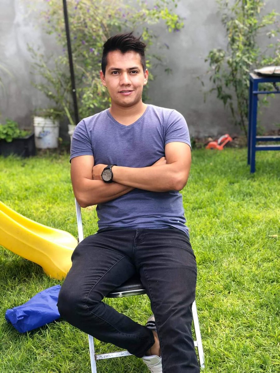 Este mes se cumplen 2 años de que mi hermano se fue al cielito ☀️☁️ y hoy vamos a ver a su grupo favorito <a href="/LOSCALIGARIS/">Caligaris</a> y sería un abrazo al alma si pudieran dedicarle "Kilómetros" y que se escuche fuerte su nombre hasta allá arriba 🥹💗 

"Quién es?? SAIR Sencillez" 🌟