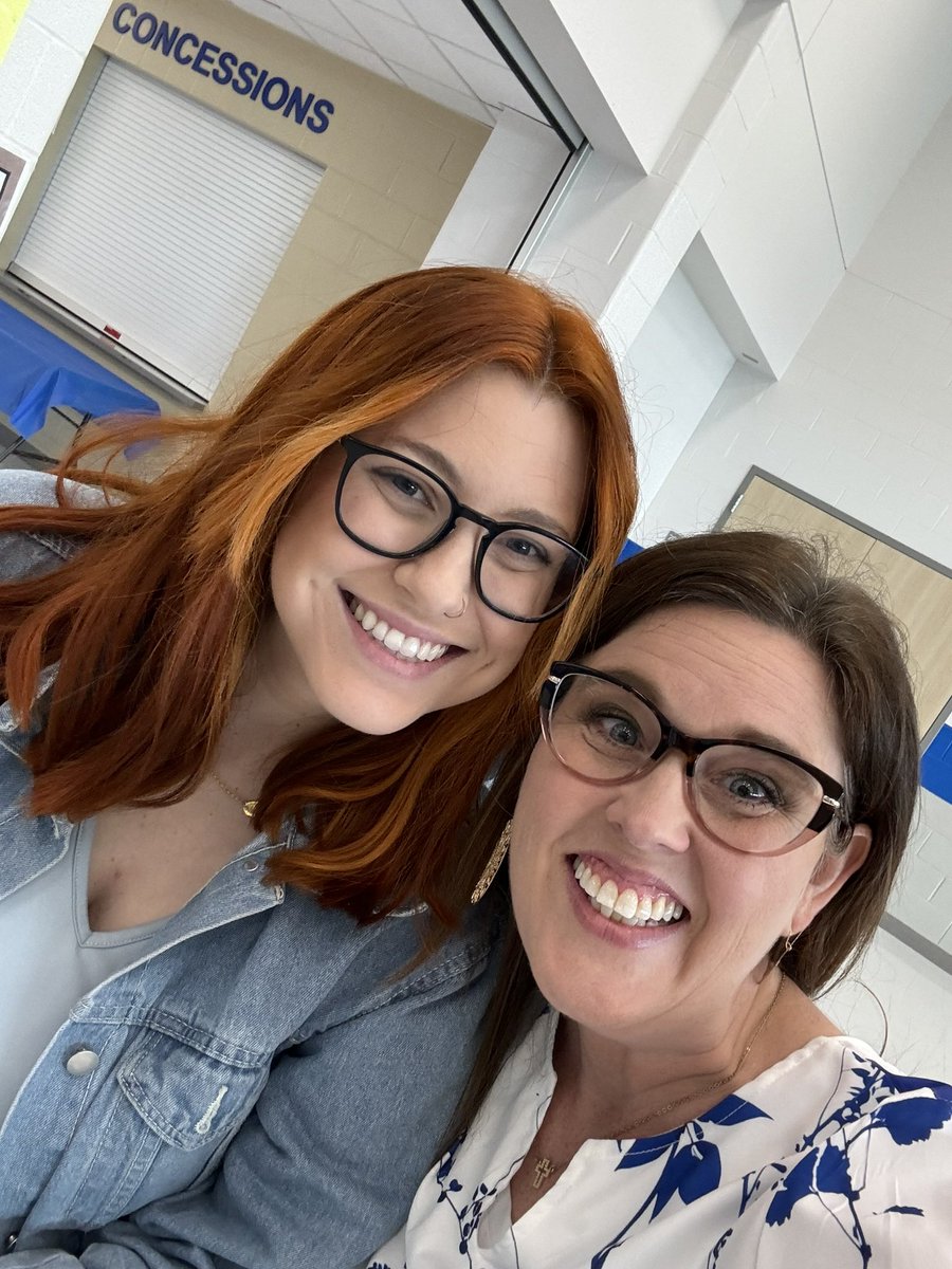 GarzaGirl77's tweet photo. My heart is full after spending a few days with our newest team members!  Having fun while preparing to change little lives! @SnookISD 
#BeACoffeeBean #CreatePositiveChange #justcallmecoffeemaker https://t.co/F7ESW97kWy