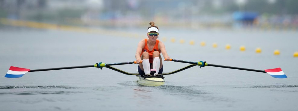 AD.nl/sportwereld (@adsportwereld) on Twitter photo 🚣 Karolien Florijn is al 800 dagen onverslaanbaar. Morgen is ze de torenhoge favoriete voor goud in de skiff.
📢 ‘Ik ben al een paar keer vóór een wedstrijd gefeliciteerd.’ 👇
✍️ <a href="/therealvdv/">Vincent de Vries</a>
ad.nl/olympische-spe… 🚣 Karolien Florijn is al 800 dagen onverslaanbaar. Morgen is ze de torenhoge favoriete voor goud in de skiff.
📢 ‘Ik ben al een paar keer vóór een wedstrijd gefeliciteerd.’ 👇
✍️ <a href="/therealvdv/">Vincent de Vries</a>
ad.nl/olympische-spe…
