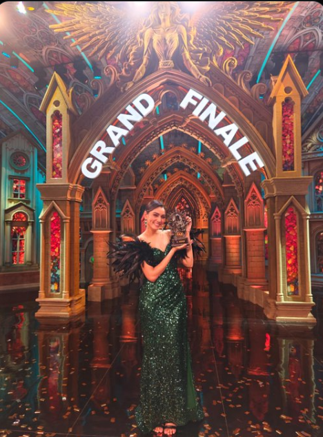 ianishadas's tweet photo. Congratulations 🩷✨#SanaMakbul
#BiggBossOTT3 #BiggBossOTT3Finale
#BiggBossOTT3Finale #winner #bbottwinner https://t.co/zOMphN8myt