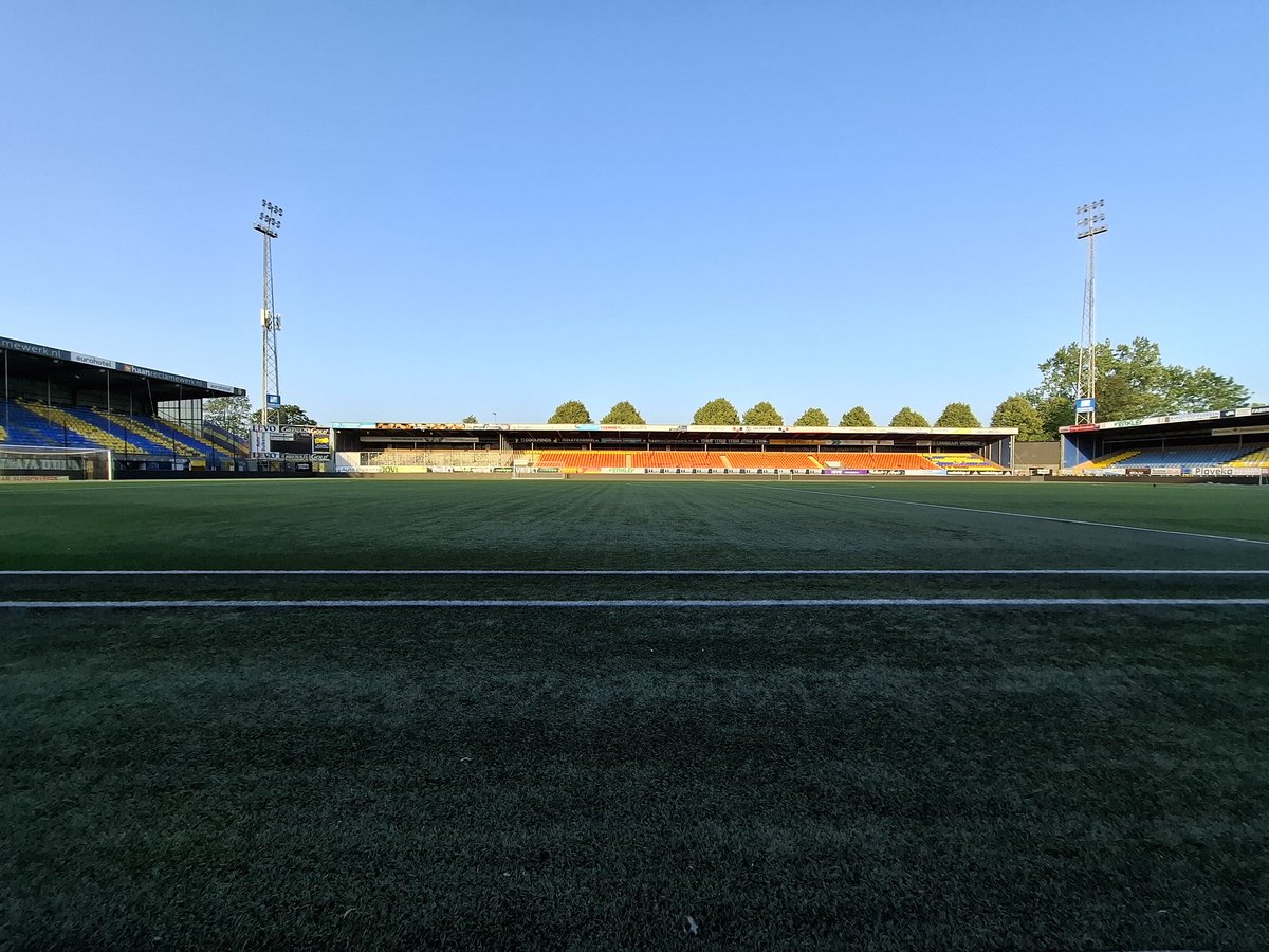 OptaDaan's tweet image. Nieuwe kaart ophalen en nog een mooie laatste toegift van het oude, kan je geen genoeg van krijgen📸#Cambuur