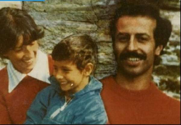 JohannesBuckler's tweet image. #MdT 01/08/1980 - Anna e Carlo sono vissuti fino al matrimonio a Como, cresciuti nella parrocchia di San Fedele. 
Oggi sono partiti in auto con il loro piccolo Luca di 6 anni. 
Sono diretti a Marina di Manduria in provincia di Taranto.
Alle porta di Bologna vengono tamponati.