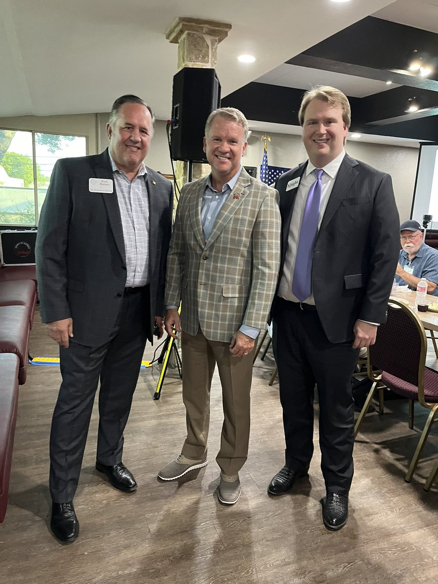 DavidCookTexas's tweet photo. I was happy to join the Arlington Republican Club to speak on "Election Integrity: Voter Convenience vs. Voter Privacy" yesterday evening! Always great to run into my Texas House predecessor, @Bill_Zedler, as well as @rbarnesGOP, William Knight, and @EMorrisTX! #KeepTarrantRed https://t.co/Z9qT6zeveh