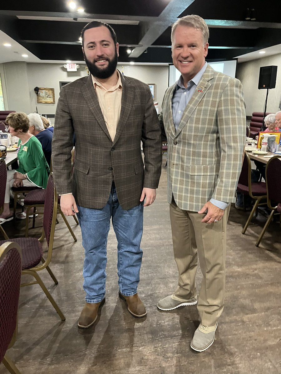 DavidCookTexas's tweet photo. I was happy to join the Arlington Republican Club to speak on "Election Integrity: Voter Convenience vs. Voter Privacy" yesterday evening! Always great to run into my Texas House predecessor, @Bill_Zedler, as well as @rbarnesGOP, William Knight, and @EMorrisTX! #KeepTarrantRed https://t.co/Z9qT6zeveh