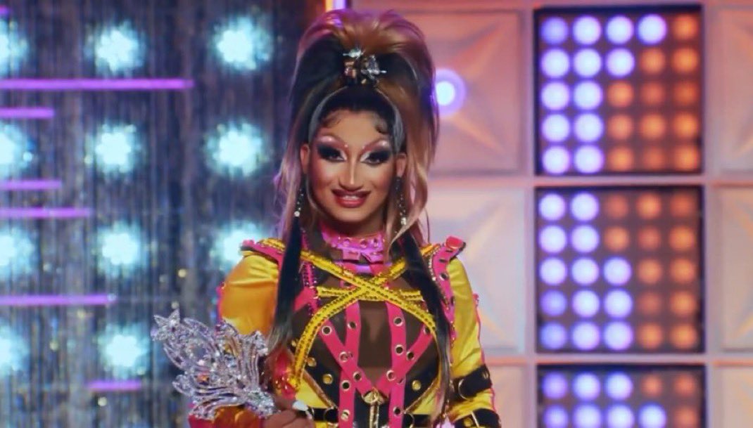 LakelynD02's tweet image. Thinking about it.. 
why don’t yall recognize Angeria as a main character of this season, as much as Roxxxy?

Angeria was the most blocked…
She was tied for most challenge wins
She had the most badges..
She only lost 1 lipsync out of 5 this season..

She CLEARED it #AllStars9