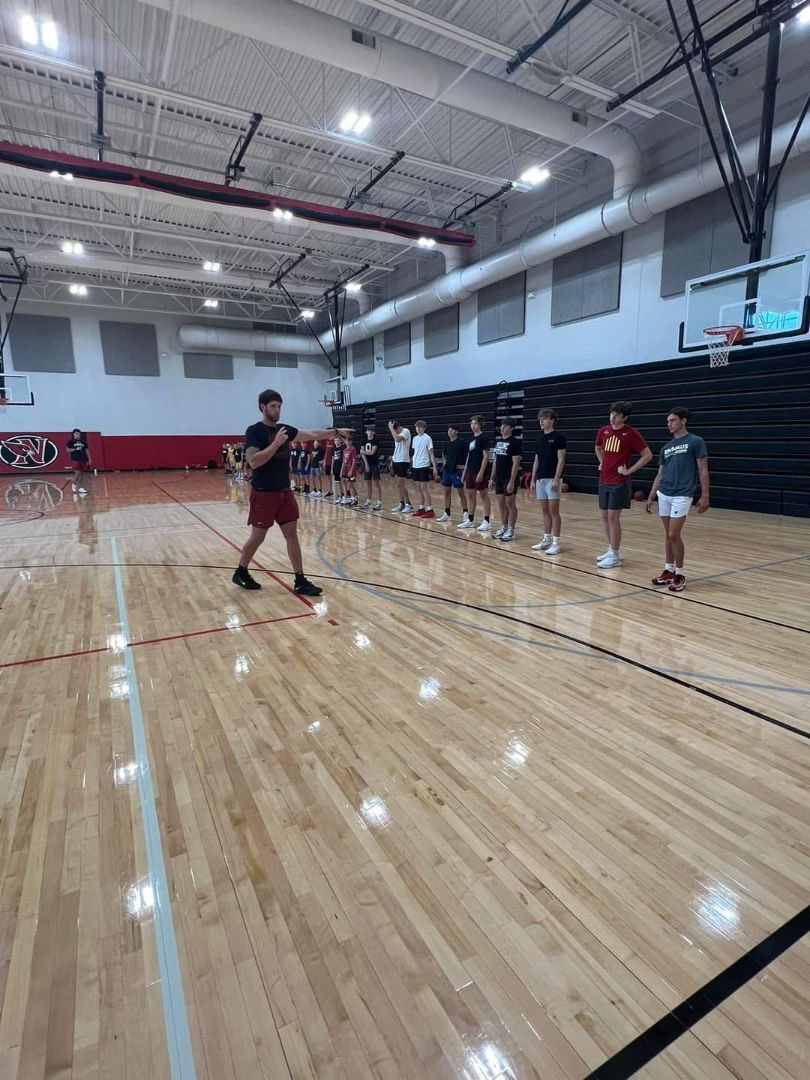 Big time thank you to <a href="/NewtonCardsBB/">Newton Boys Basketball</a> program for allowing me and <a href="/cade_for3/">Cade Kelderman</a> to work a camp with the athletes! What a great time!