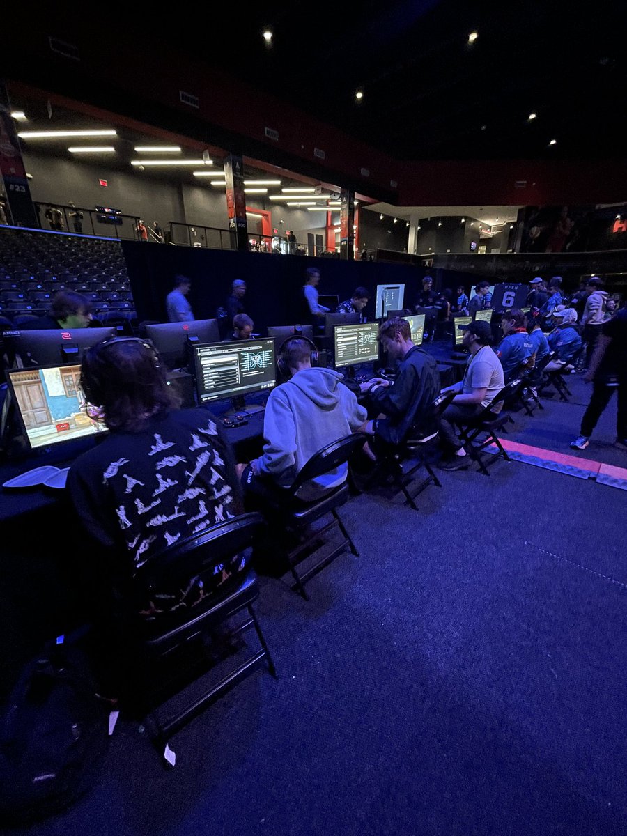 The boys are starting to warm up. In for a good day 👊🏼 @TormaticGG #FearThePride