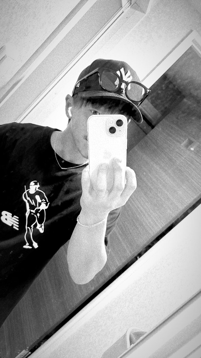 omi_DdT's tweet photo. 明後日31歳なります。大谷おみです。 https://t.co/uFCsCdPOky