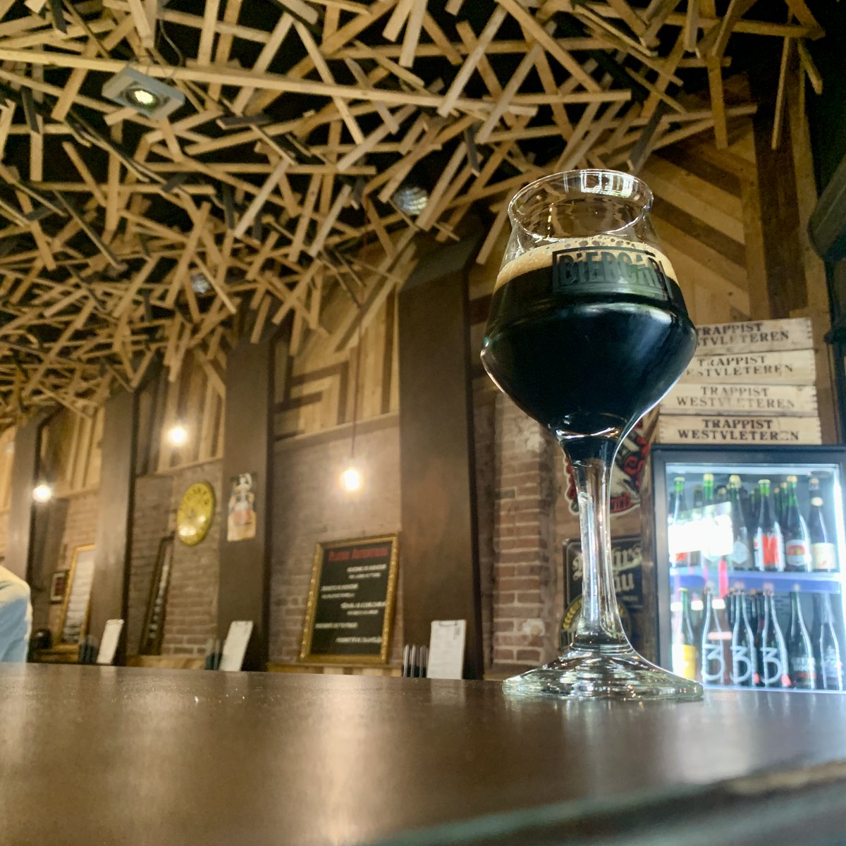 BierCaB's tweet photo. Acabamos de pinchar esta locura en nuestro #Tap1
Imperial stout with tugboat coffee, vanilla, Michigan maple syrup aged in a whiskey foeder, then in Elijah Craig, and Henry McKenna barrels.
Transient - Canuckley 2023 - ⭐ 4.42 Untappd https://t.co/LvsIpSNWhL
