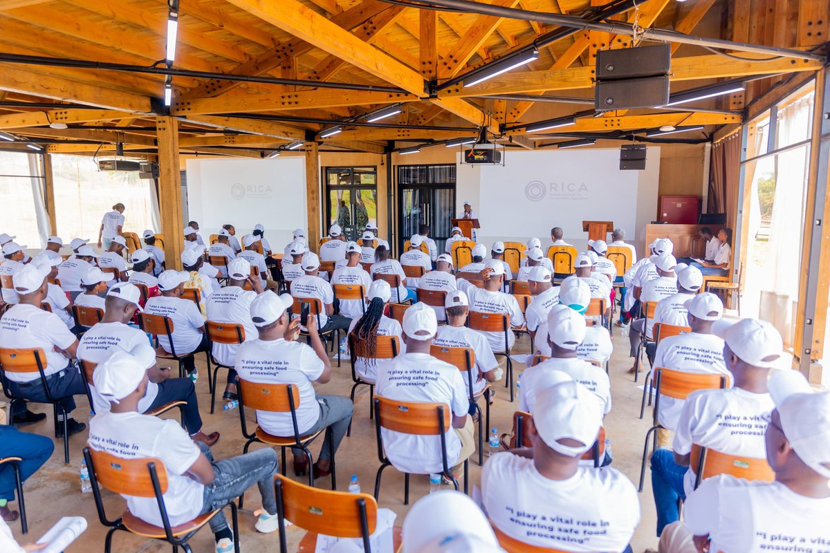 Today, we celebrated the closing ceremonies of the RICA/<a href="/FAORwanda/">FAO in Rwanda</a> training series in meat, cereal, fruit &amp; vegetable, &amp; milk processing. With the objective to reduce post-harvest losses &amp; ensure
food safety…