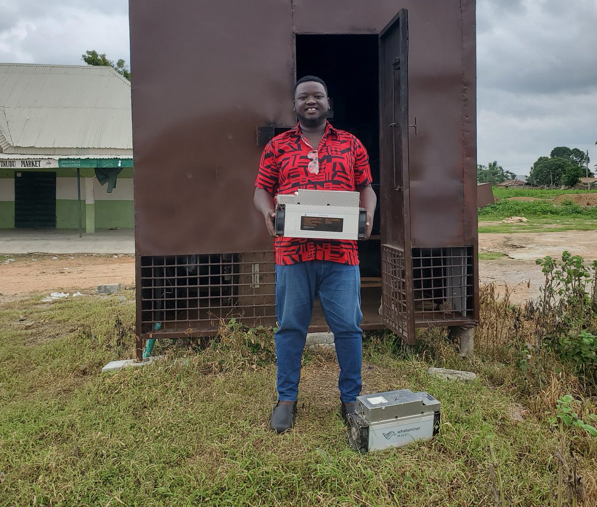 luxor's tweet photo. 🌍 Bitcoin mining has the potential of changing the lives of 600 million Africans without access to electricity.

⛏️ That's why Luxor's happy to share we've donated a 1st batch of Bitcoin ASIC Miners to beneficiaries of the Green Africa Mining Alliance Seed Program in Ghana and Nigeria 🇬🇭🇳🇬

@GAMA_alliance launched its Seed Program to support potential new bitcoin miners in Africa by kickstarting their access to lower cost ASIC machines.

GAMA’s mandate is to help renewable-focused African Bitcoin miners clear operational, financial, and regulatory hurdles, to foster hashrate growth in perhaps the most nascent – and most promising – geography for Bitcoin mining right now.