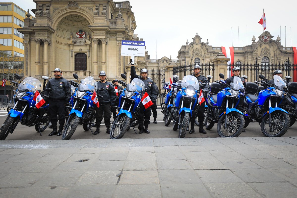 SegCiudadanaMML's tweet image. 📌CADA DÍA MAS #INTEGRADOS 🤝👮‍♂️🏍️
Se entregaron las 600 nuevas motos a los diferentes distritos de #LimaMeteopolitano para reforzar nuestra #SeguridadCuidadana
Por una #LimaSegura una #LimaIntegrada una #LimaSinViolencia 🚨👮‍♂️🏍️