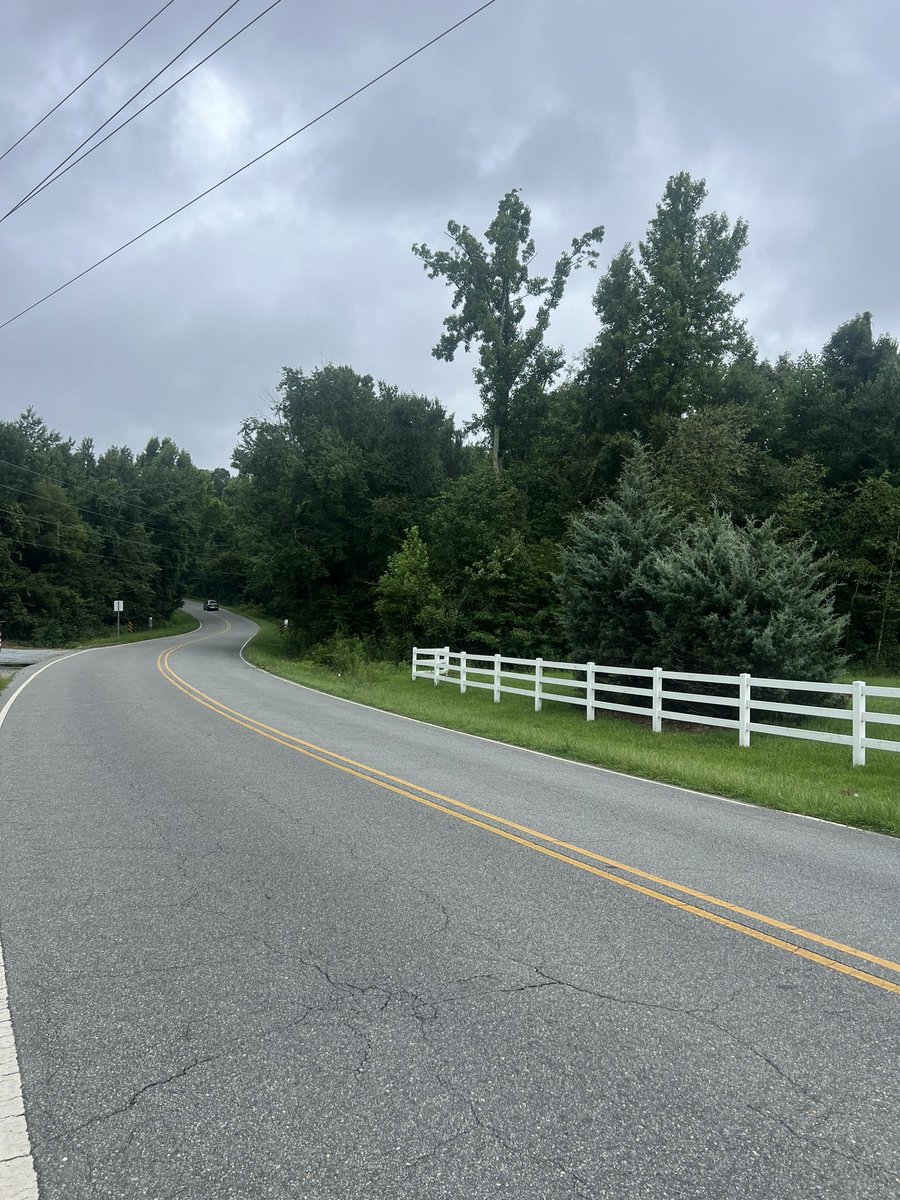 kariecupcake's tweet photo. Good morning ☕️ how could I not go jogging in this gorgeous place called North Carolina….have a scrumptious day! #californiagirlwithasouthernsoul #livebright #behappy https://t.co/it1bwloW3P