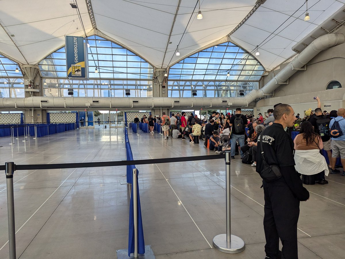 SD_Comic_Con's tweet photo. #SDCCLineUpdate the exhibit hall Sails Pavilion line is on chute 14 currently #SDCC https://t.co/cz8w9qJOIi