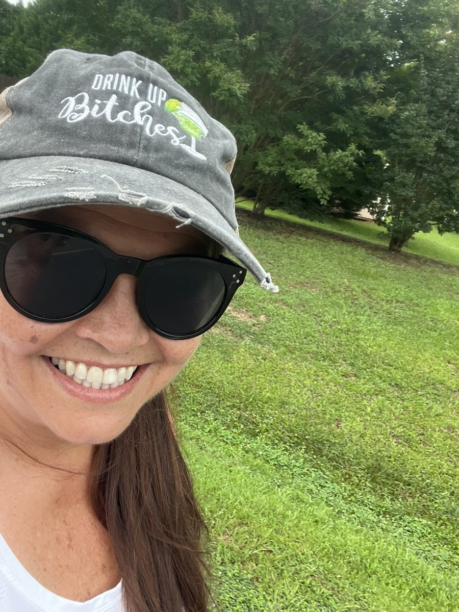 kariecupcake's tweet photo. Good morning ☕️ how could I not go jogging in this gorgeous place called North Carolina….have a scrumptious day! #californiagirlwithasouthernsoul #livebright #behappy https://t.co/it1bwloW3P