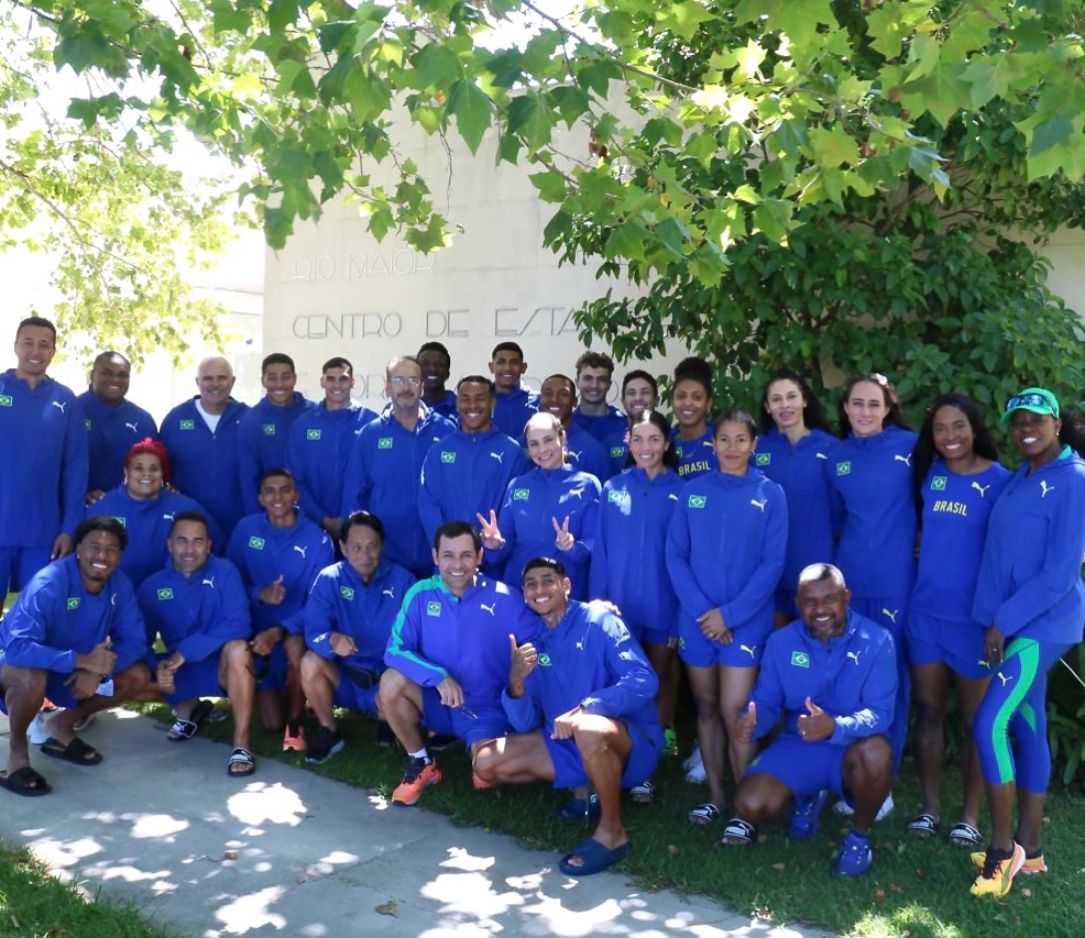 closepauloa's tweet image. 📲| @bra_atletismo via ig feed 

Mais um dia de preparação finalizado em Portugal ✅

Em breve, nosso time seguirá rumo a Paris para a próxima etapa! ✈️🇫🇷

Enviem suas melhores energias e força positiva para a nossa equipe! 💪🏼🥇 

#rumoaparis #paris2024 #olimpiadas