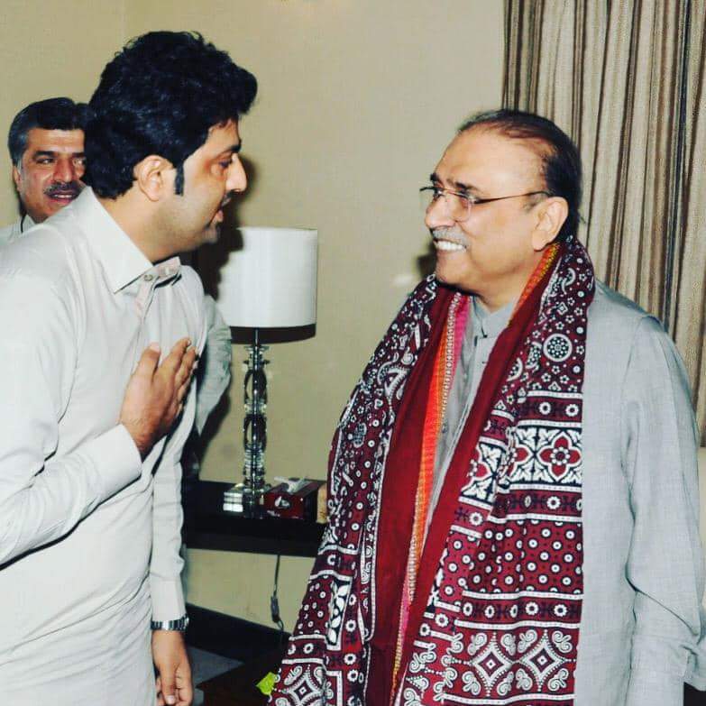 ameer_domki's tweet photo. President Asif Ali Zardari transferred his presidential powers to Parliament under the 18th Constitutional Amendment for the sake of the country and democracy.
#BraveLeader #Leader #AsifAliZardari #HBD🎂🎂 https://t.co/HqfluhhMNu