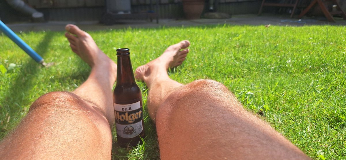 GerlantZ's tweet image. Doe vandaag helemaal niks meer behalve nog een paar keer naar de koelkast lopen. 

Ik ga ff bijtanken, letterlijk en figuurlijk. Morgen is er weer een dag maar vandaag komt er dus geen zinnigs meer. 

Dat jullie het maar weten. #proost #goedweekend