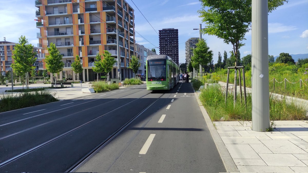 SeverinKann's tweet photo. Der 4er nach Reininghaus ist derzeit gestört. #GrazLinien https://t.co/tNg5EfE688