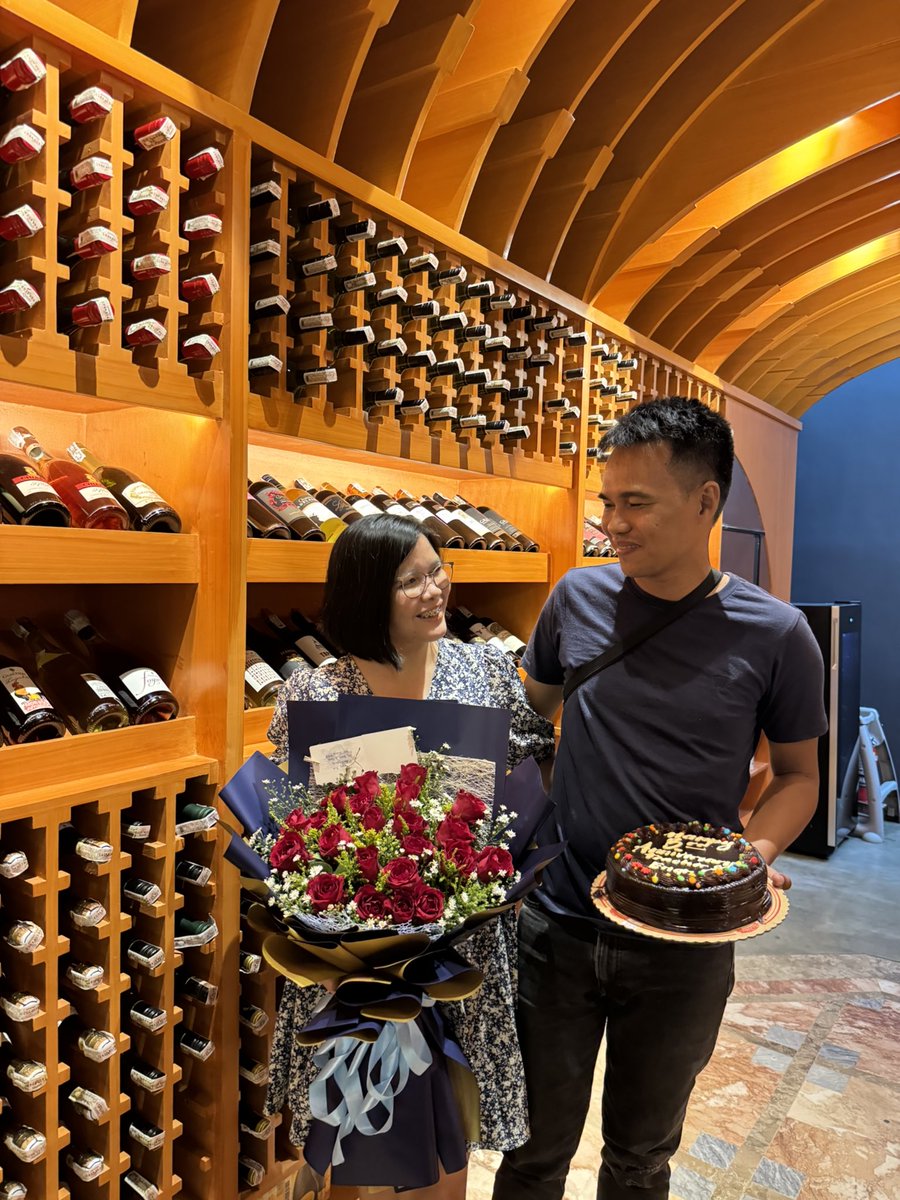 sweetrez16's tweet photo. All about our 3rd Anniversary 😍😍😍 Got really surprised coz I just came from the church when I saw him having all these 🥹🥰🥰🥰 Thank you Lord for this man who gives me all the love languages 🥰🥰🥰 https://t.co/Q0cTPnqfjl