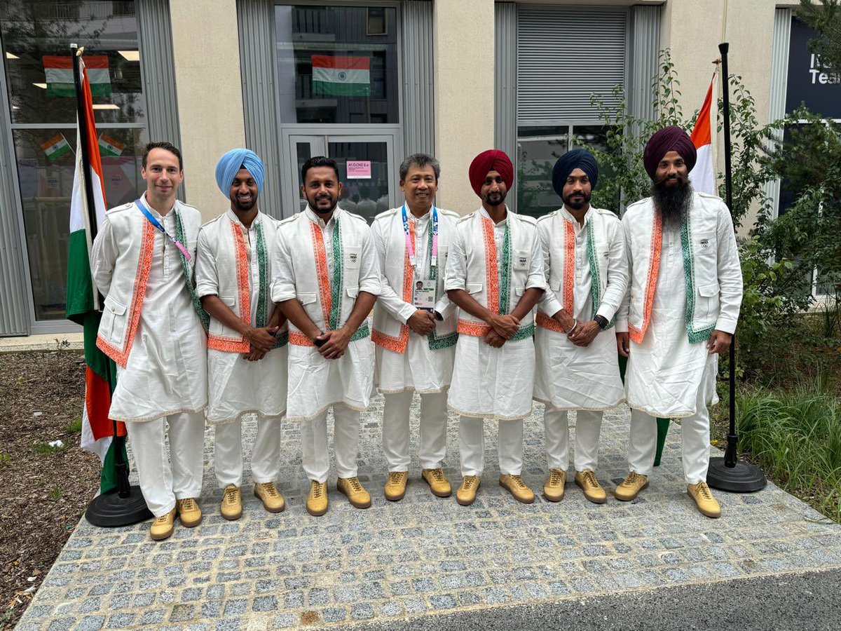 And, we’re all set for the Opening Ceremony! Tune in for a unique Ceremony, a first for the Summer Olympics where the ceremony will be held outside a stadium! The parade of athletes will be held on river Seine! 
Let’s cheer loud for our athletes! Chalo #JeetKiAur
#Cheer4Bharat