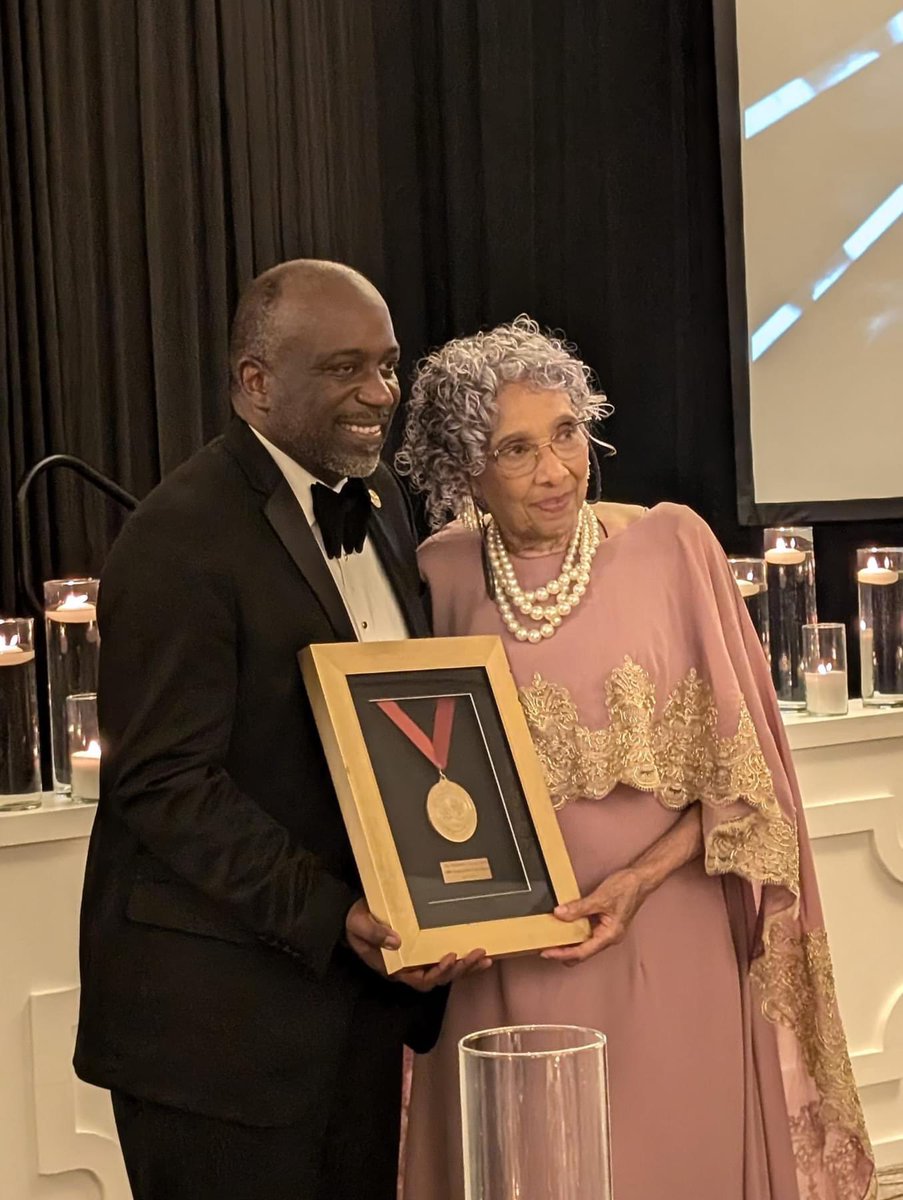 John_Horhn's tweet photo. @BennieGThompson introduced the speaker; other highlights included special honors to Dr. Robert Smith, Rep. Alyce Clarke, Carroll Rhodes, Oleta Fitzgerald,  Derrick Simmons and Errick D. Simmons  Very fulfilling evening! Reginald Buckley, state president, is an effective leader!! https://t.co/SK3CelWy77