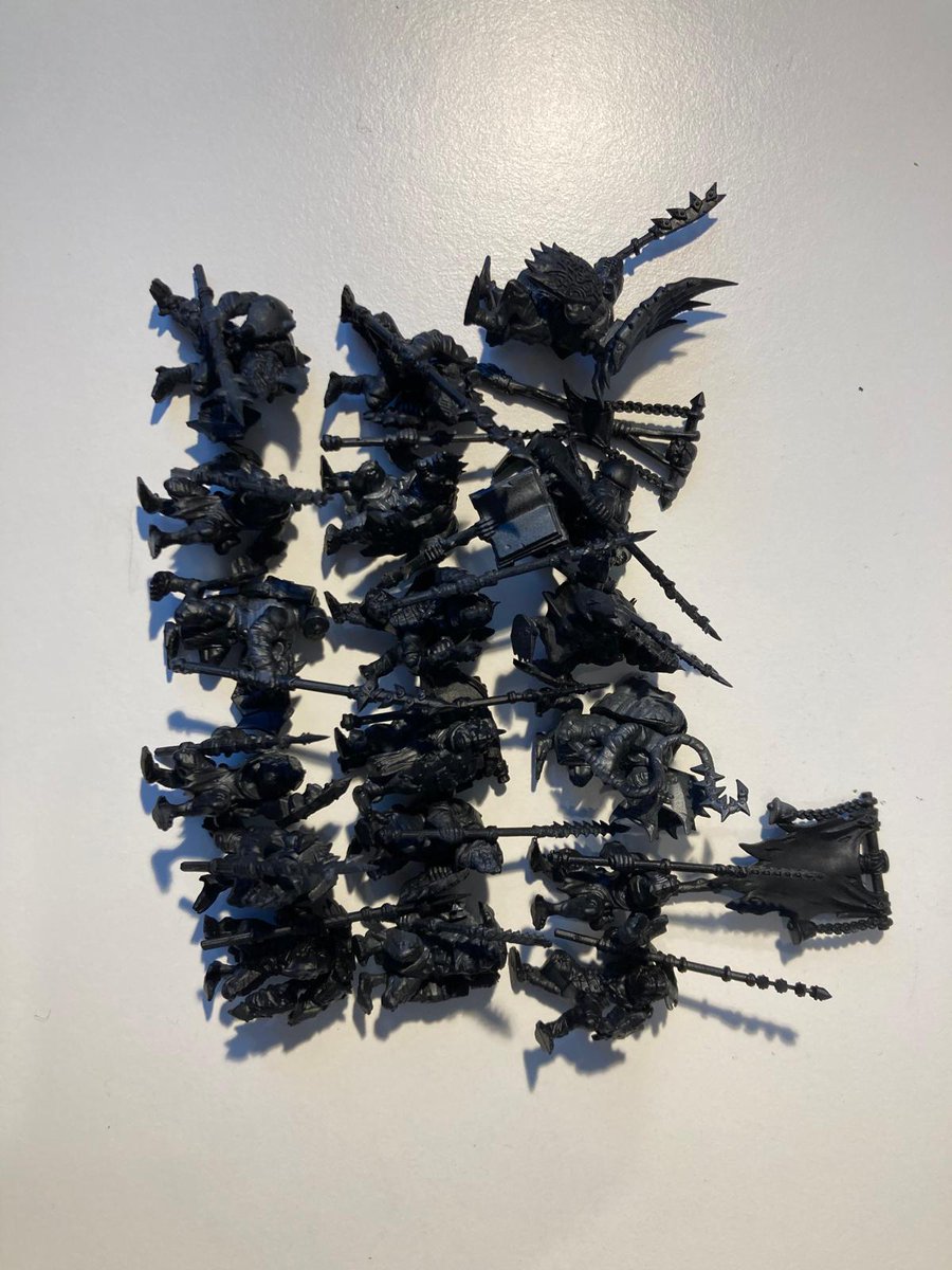 Built and primed a bunch of rats! 

These guys are a lot more beefy than the average skaven. Can't wait to start painting them!

#wargaming #minipainting
#Warhammer