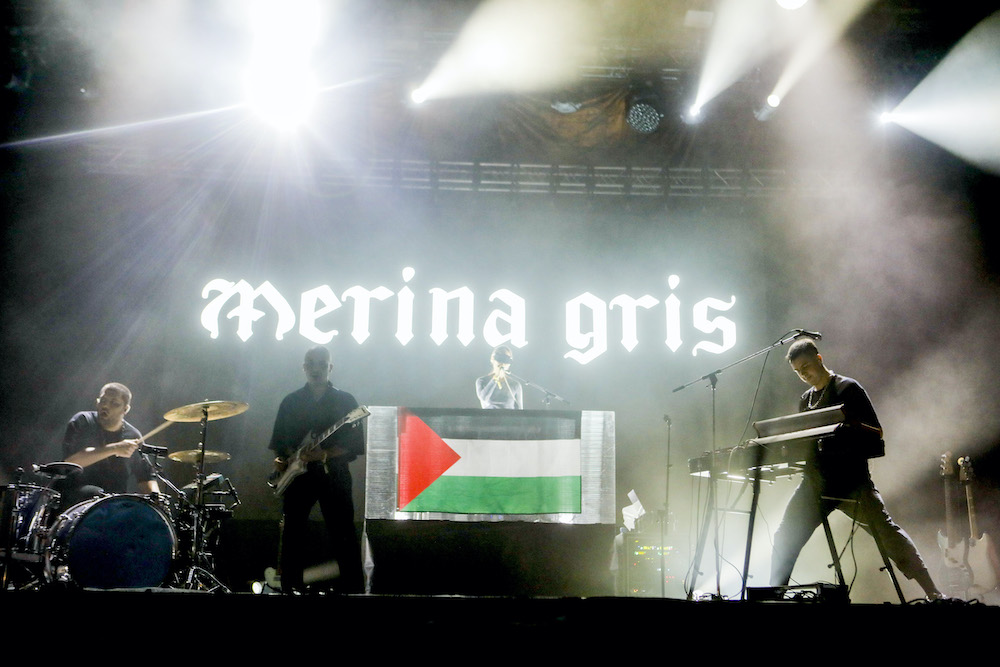 Irutxuloko Hitza (@irutxulo) on Twitter photo Kronika | Jazzaldian bor-bor, Hammond organoaren erritmora
Apustu segurua da <a href="/mikelazpiroz/">Mikel Azpiroz</a> donostiarraren Elkano Browning Cream taldea ikustera joatea. Halaber, aipamen berezia <a href="/MerinaGris/">Merina Gris</a>-ek hondartzan emandako kontzertuari.
<a href="/jazzaldia/">Jazzaldia #60Jazzaldia</a>
🔗 irutxulo.hitza.eus/2024/07/26/jaz… Kronika | Jazzaldian bor-bor, Hammond organoaren erritmora
Apustu segurua da <a href="/mikelazpiroz/">Mikel Azpiroz</a> donostiarraren Elkano Browning Cream taldea ikustera joatea. Halaber, aipamen berezia <a href="/MerinaGris/">Merina Gris</a>-ek hondartzan emandako kontzertuari.
<a href="/jazzaldia/">Jazzaldia #60Jazzaldia</a>
🔗 irutxulo.hitza.eus/2024/07/26/jaz…