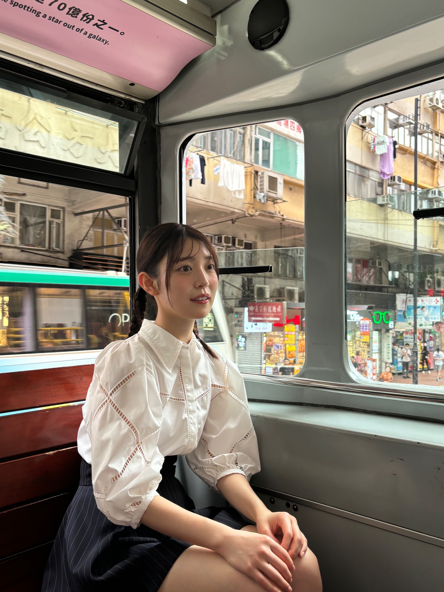 乃木坂46 阪口珠美1st写真集『青いバラ』【公式】大好評発売中 乃木坂46 阪口珠美1st写真集『青いバラ』【公式】大好評発売中