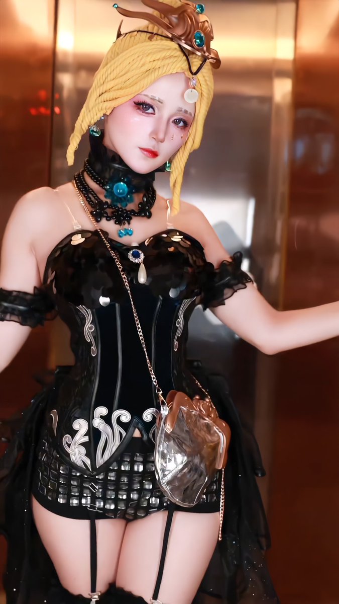 ショータイムだ💛
#IdentityV 
#femaledancer 
#コスプレ https://t.co/CS7jvdzJbh