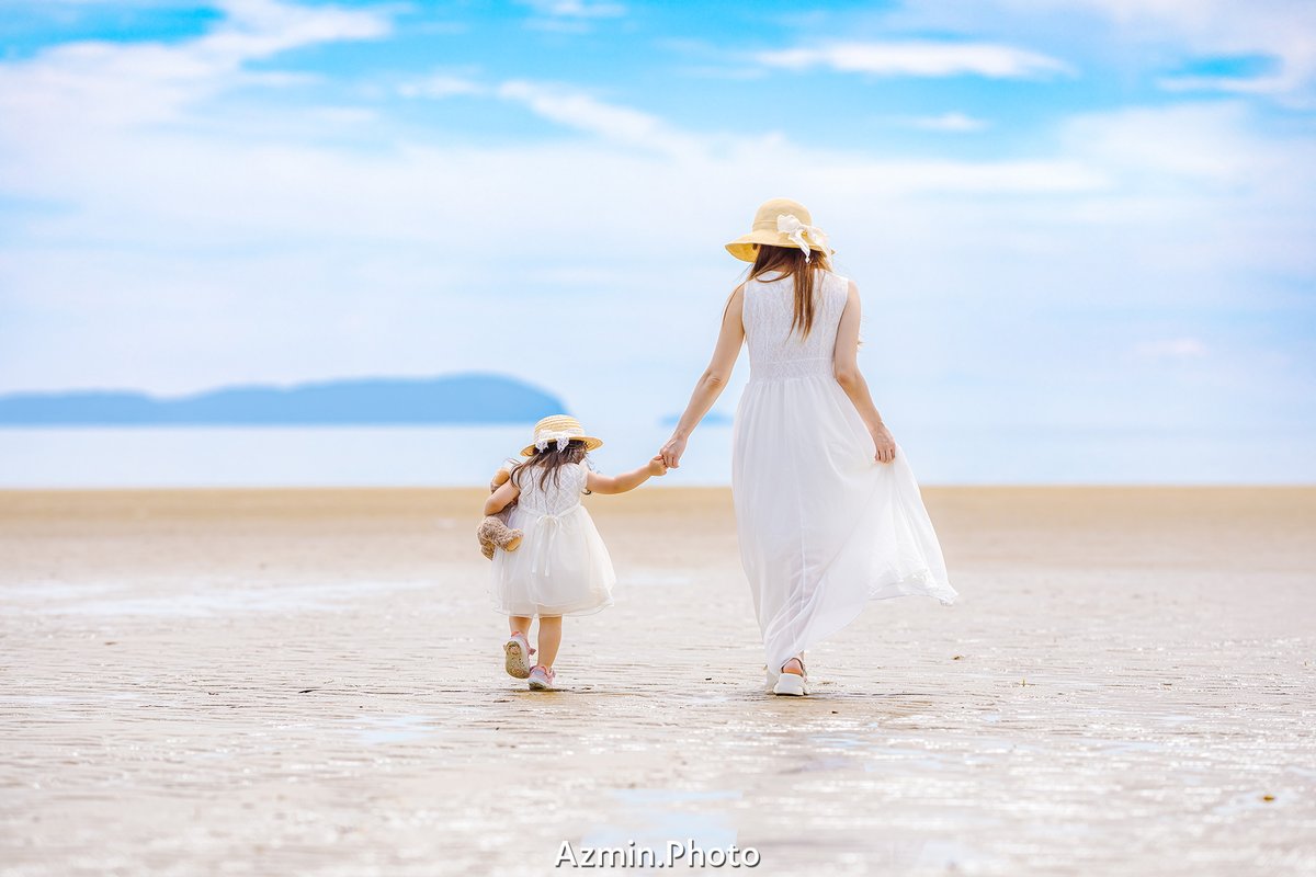 AZUR_PHOTO_'s tweet photo. さぁ海へ行こう。  
#写真好きな人と繋がりたい 
#父母ヶ浜 
#親子 
#ファミリーフォト 
#親子フォト 
#リンクコーデ https://t.co/aImwcn86Nf