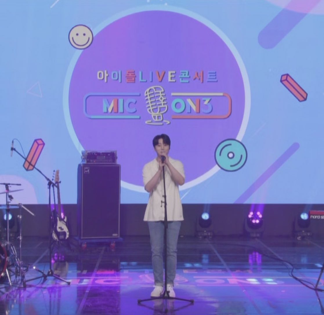 youngone_yk's tweet photo. 우두커니 서 있는 영케이 진짜 웃긴 것 같아 https://t.co/4riQmG7Wz8