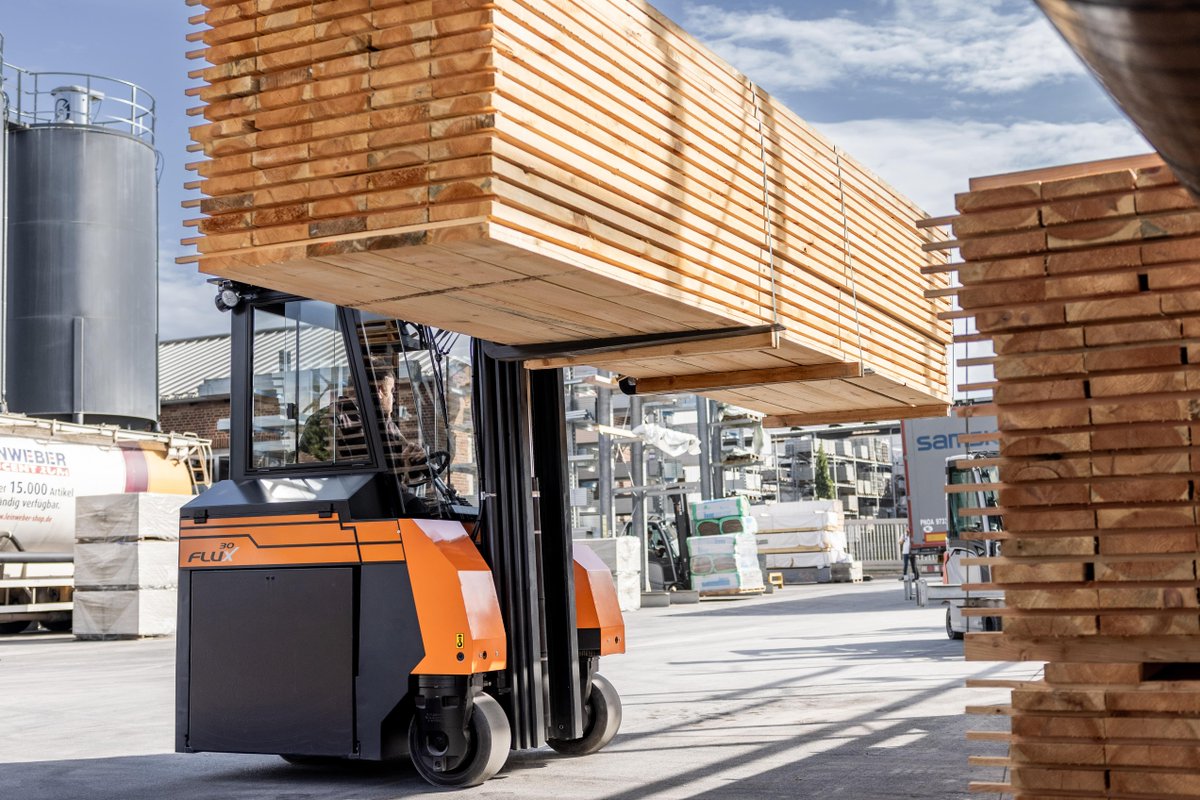 There's no one-size-fits-all approach to timber handling!

Our customers use our solutions to handle everything from chipboard, plywood, and roof trusses to doors and worktops - all whilst reducing stock damage and increasing efficiency 🆙

Learn more loom.ly/N6eL0cU