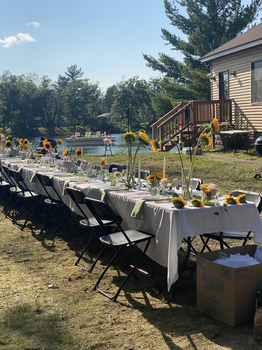 MonicaLewisPat2's tweet photo. The Long Table Dinner on #LakeIdlewild is a tradition at the Great Lakes POC Water & Policy Retreat! @WeThePeopleDet @coalition_j #FlintCommunityWaterLab #CrystalDavis #WeTheYouthOfDetroit https://t.co/NGIDqRvmN2