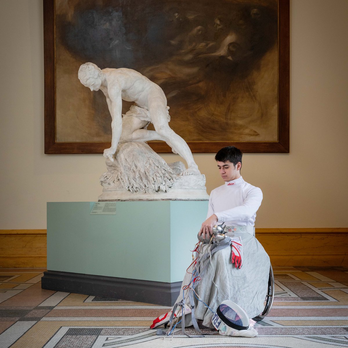 En attendant les #JeuxParalympiques, le sport continue au #PetitPalais avec l'#expo "Le Corps en mouvement" !

🏅 Un parcours reliant art et sport dans les collections !
👉 Entrée gratuite, sans réservation

© Paris Musées / Petit Palais / Laurent Julliand