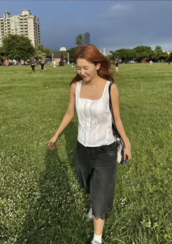 seulgi pics tweet media