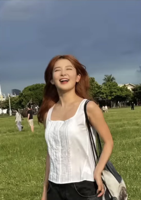 seulgi pics tweet media