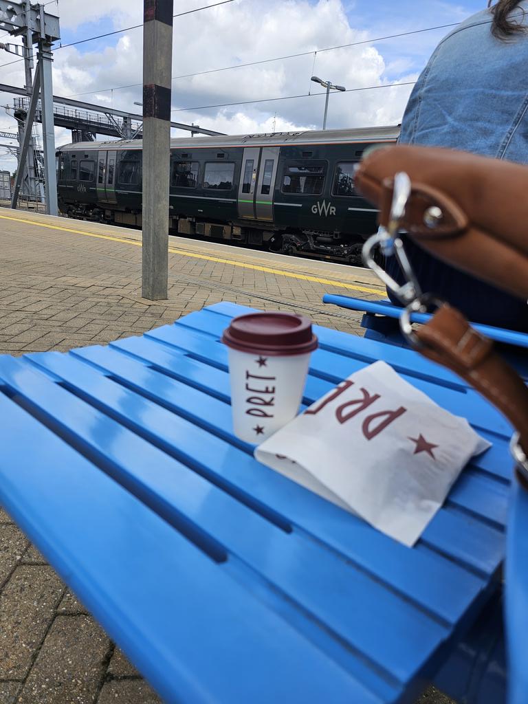 KateFrstr's tweet photo. @Pret made me sorry my train delay wasn't longer this morning! Delightful lady serving in your Reading Thames Tower gave me a joyful coffee to enjoy at the station in the sunshine, with my delicious fresh pastel de nata.

No photos of the Nata as I was too busy enjoying it! https://t.co/0OTWvcuWYv