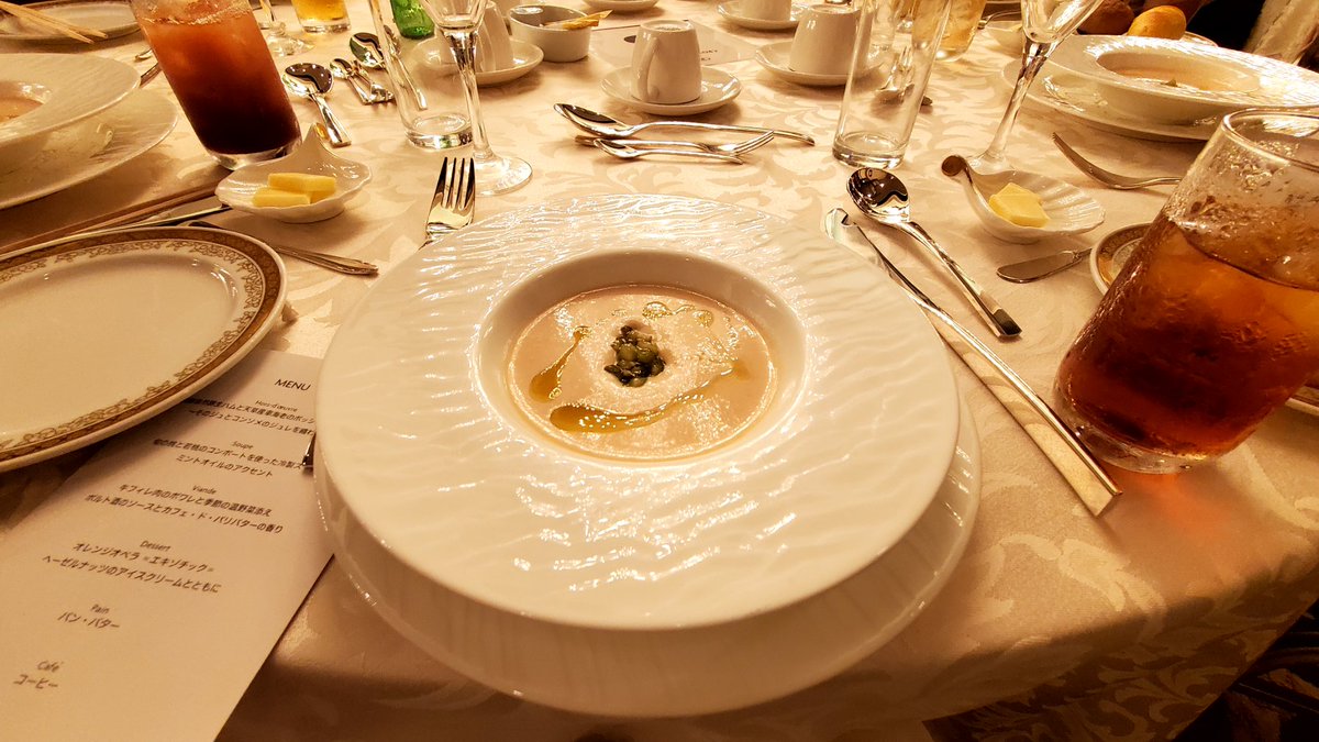 3antigua3's tweet photo. 今日は土岐麻子さんのディナーショーに来ております。 
今お食事タイム、20時からラジオ収録公開LIVE。
土岐さんが子守唄だった次男とディナーショーとは！大きくなったもんだ！
#土岐麻子 https://t.co/SXXuvMmHUw