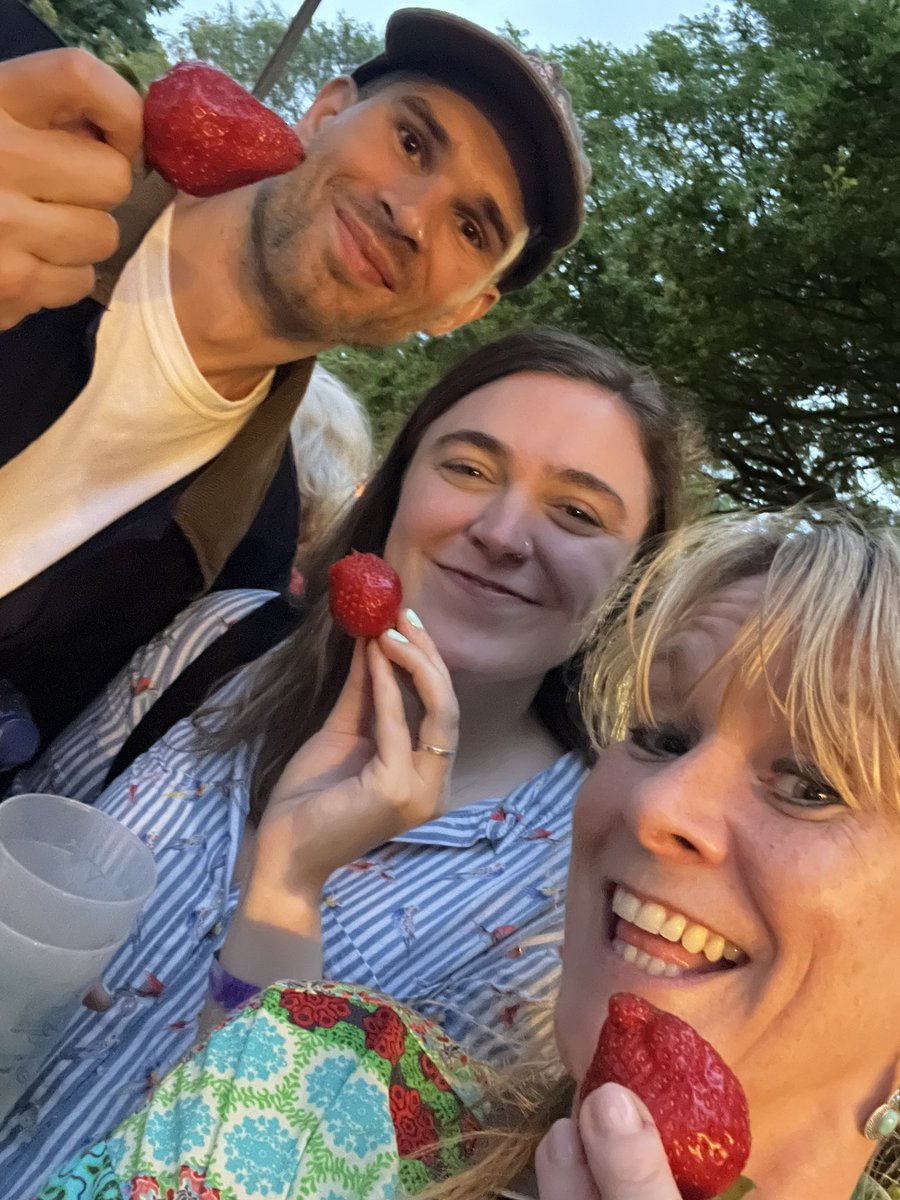 Big thanks  <a href="/Strummersmusic/">Strummers</a> &amp; @cambridge105 for the lovely welcome interview for <a href="/lorrainemnash/">Lorraine Nash</a> to <a href="/CamFolkFest/">Cambridge Folk Festival</a> We also look forward to the #Songwriting workshop tomorrow Sat 27th 11.45am with <a href="/AnnieDressner/">Annie Dressner</a> <a href="/ErnestAines/">Ernest Aines</a> 😉ps. Nicest strawberry 🍓 moment was had too! <a href="/clarecremin/">SquareLemonPR</a>