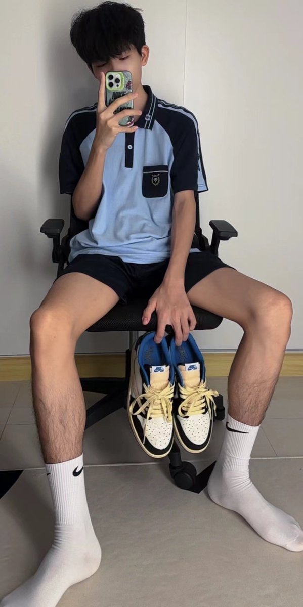 一般穿久了的鞋子👟
都怎么处理哇😯太多了
转推的抽一个送鞋子哦 #男高