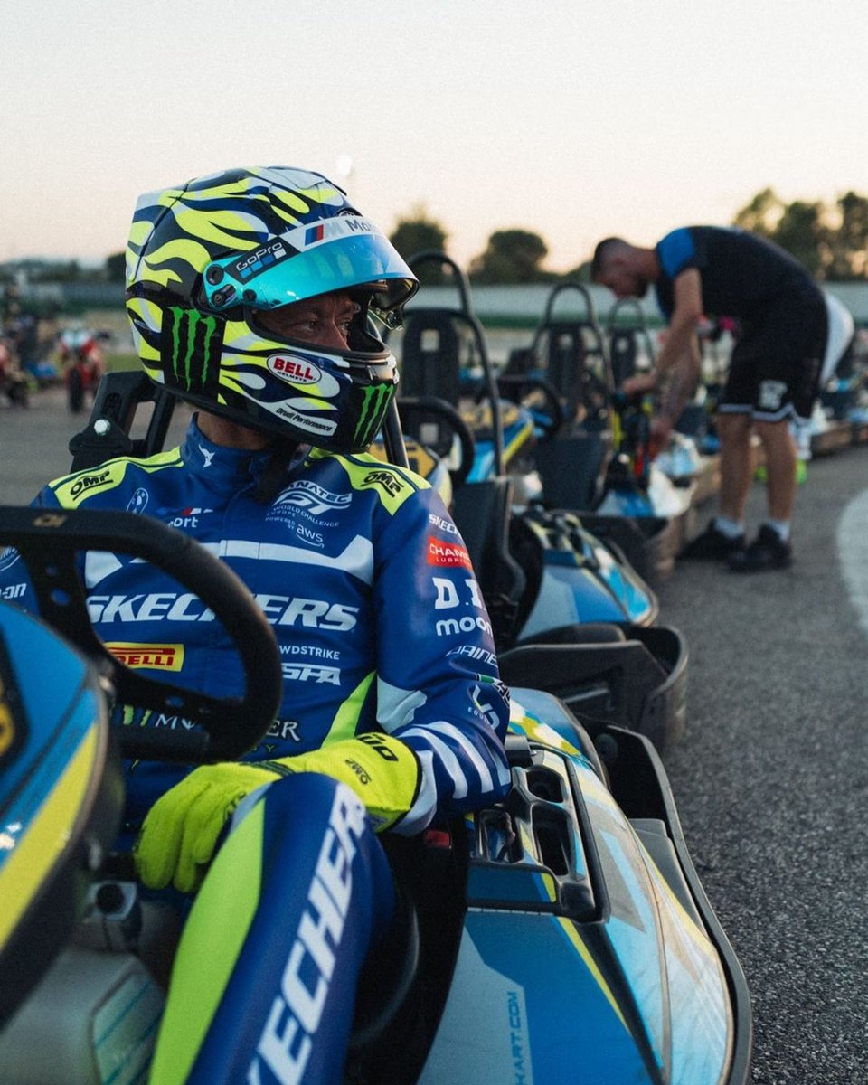 ValeYellow46's tweet photo. Grande divertimento nella seconda edizione del Trofeo kart Walter distillati fra amici,aspiranti piloti e tanta bagarre 
@VRRidersAcademy https://t.co/qozam7bRWS