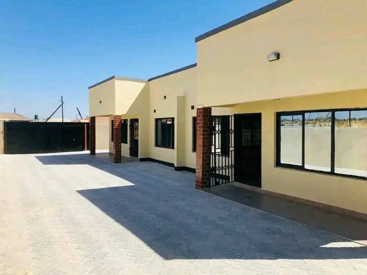 PropaEstates's tweet photo. K1,800 | 1 bedroomed modern cottage with fixtures and fittings in Meanwood Ndeke few meters from tarred road. 

Contact 0971090735 https://t.co/dkEumPC8qv
