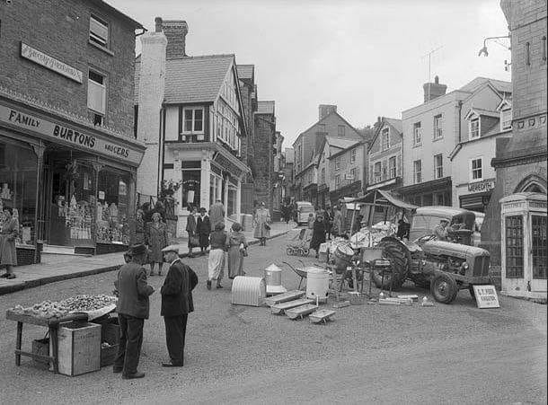 Tower House Gallery tweet media