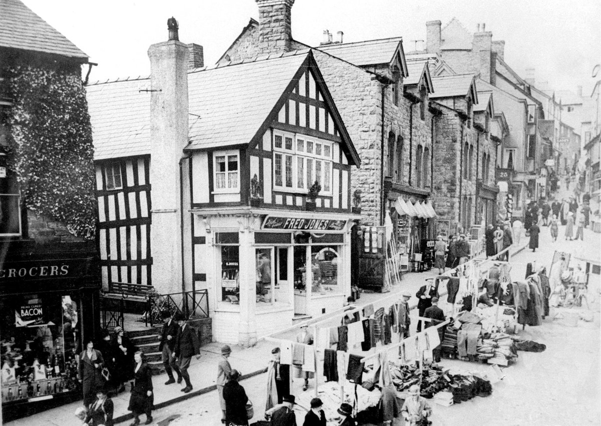 Tower House Gallery tweet media