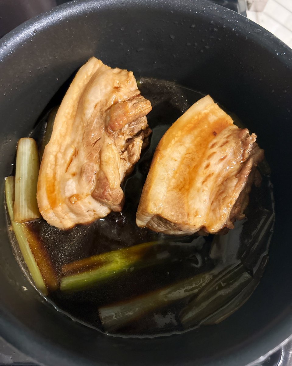 豚バラブロックが安く買えた時に作るチャーシュー🐖

所要時間1時間くらいで作れるので楽です👍